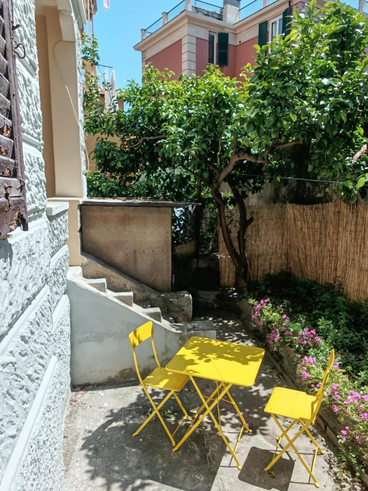 Paradiso Garden Apartment